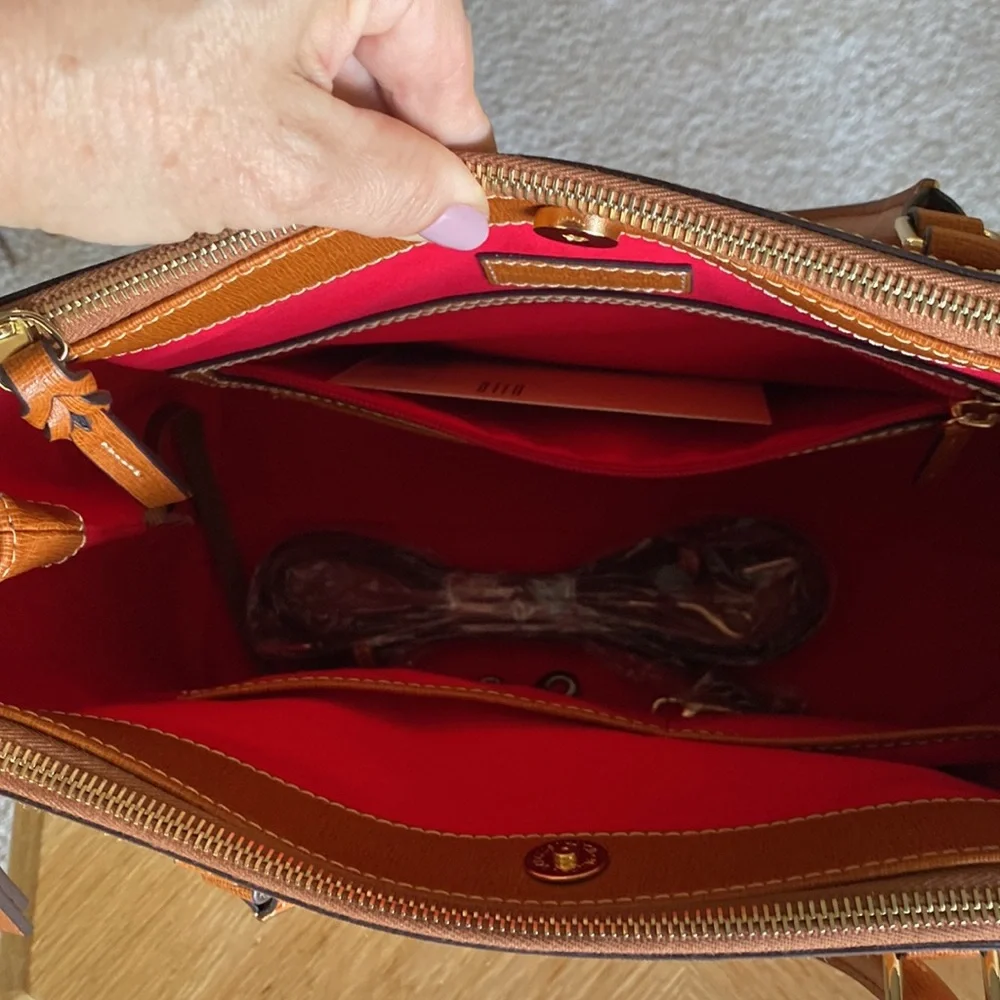 New Dooney and Bourke handbag - Picture 8 of 11